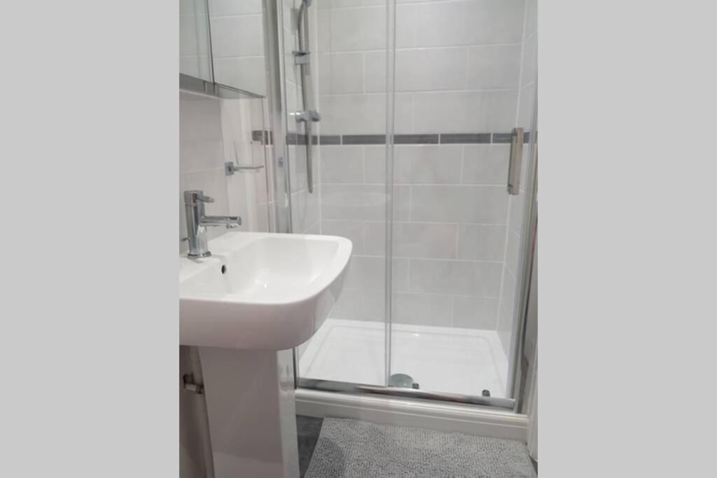 Private Parking With Garden 10 Minute Walk Into Town And Appartement *