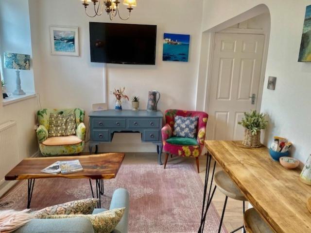 Private Parking With Garden 10 Minute Walk Into Town And